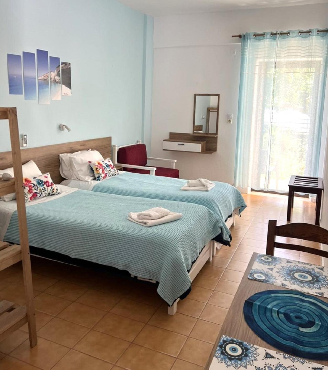 Milos Studios & Beach House 크랭고카스텔론 외부 사진